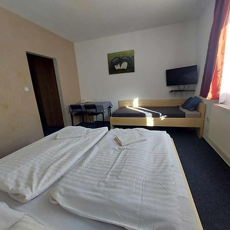 U Vesele Lisky Hotel Hutisko Exterior photo