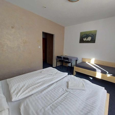 U Vesele Lisky Hotel Hutisko Exterior photo