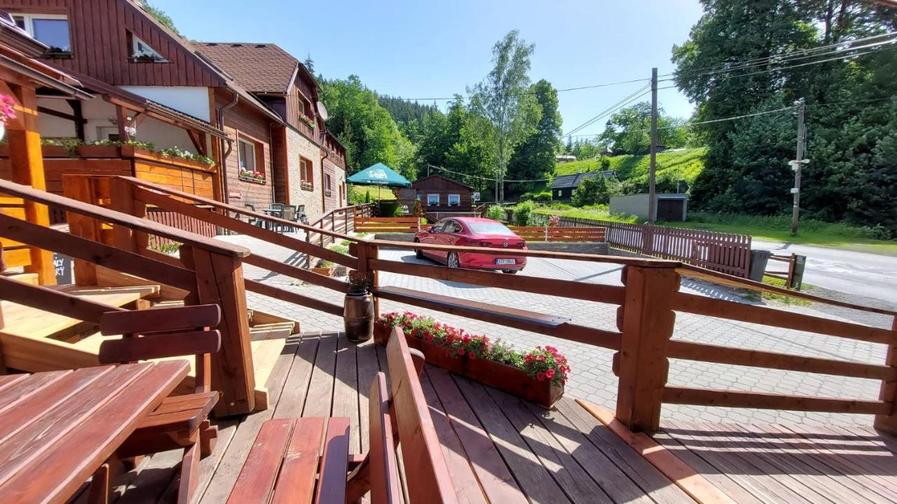U Vesele Lisky Hotel Hutisko Exterior photo
