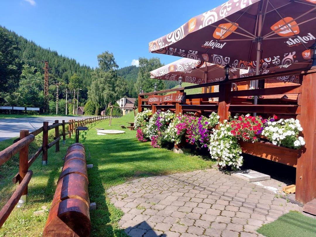 U Vesele Lisky Hotel Hutisko Exterior photo