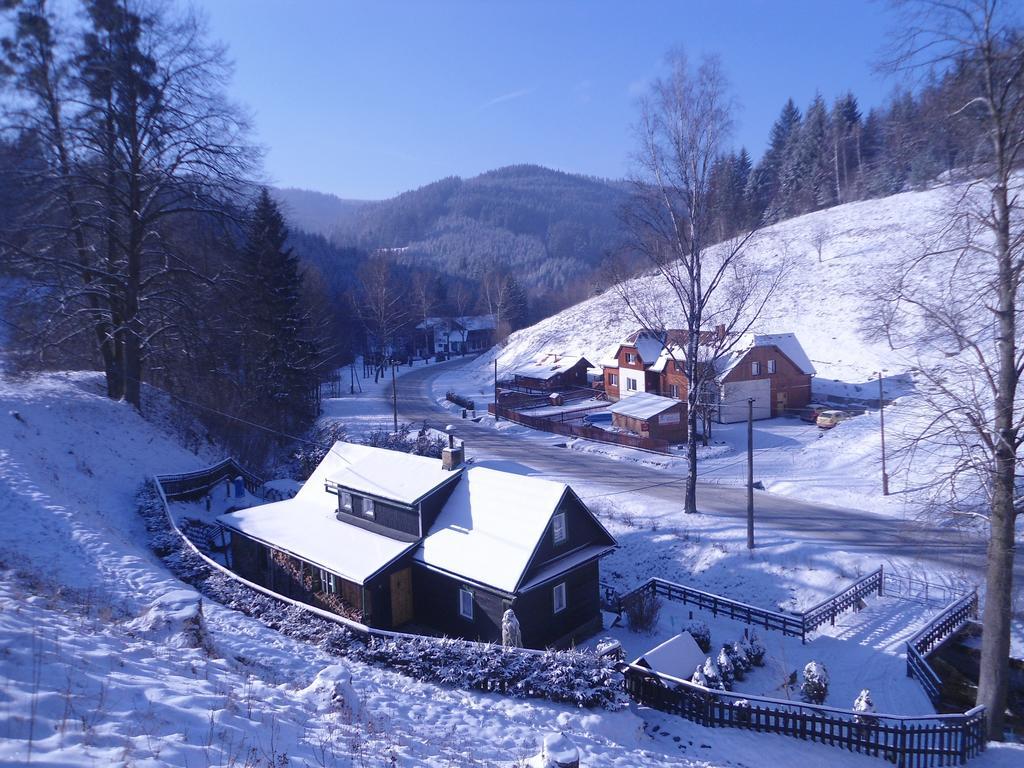 U Vesele Lisky Hotel Hutisko Exterior photo